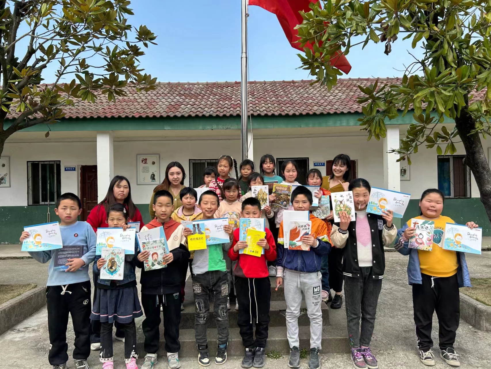 伯敬小學捐書.jpg 伯敬小學捐書.jpg